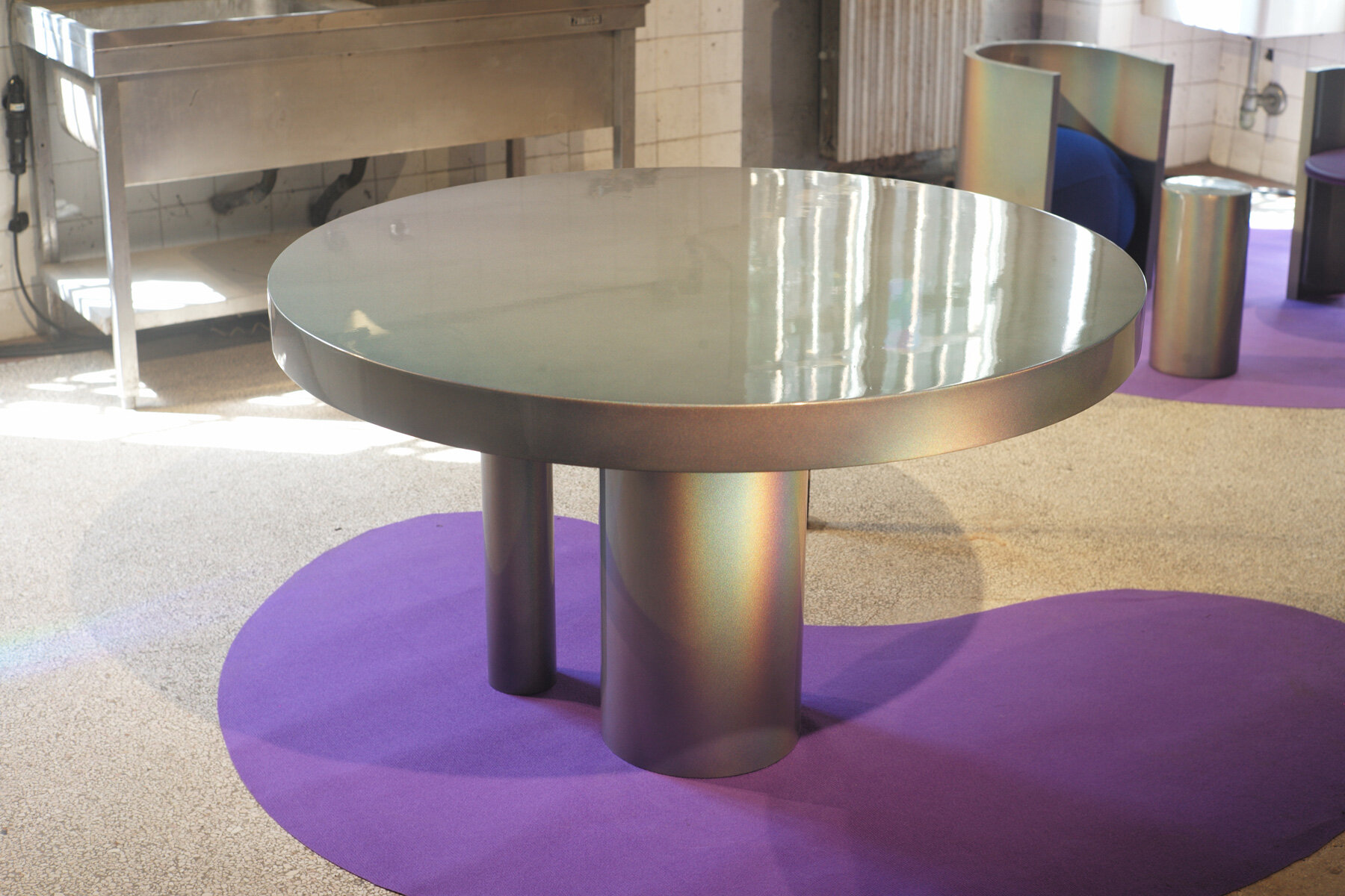 holographic-futuristic-domestic-landscape-objects-of-common-interest-etage-projects-future-archaeology-milan-design-week-2021-designboom-large2
