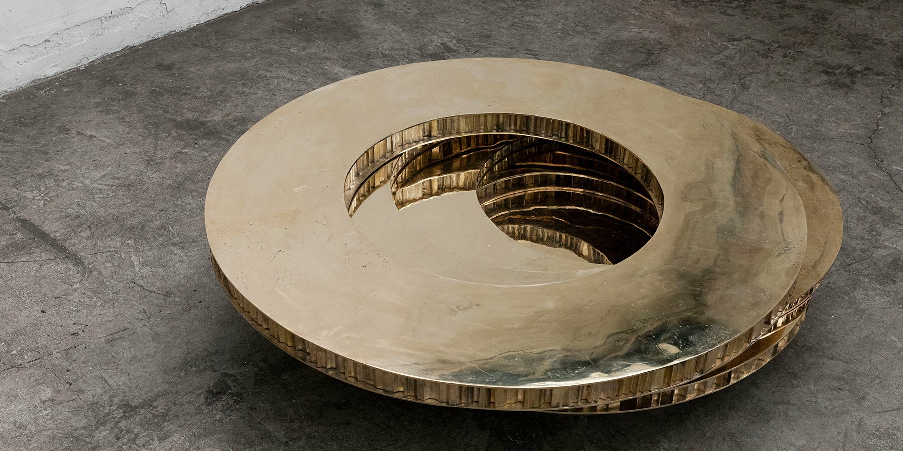 hector-esrawe-aleatory-textures-cardboard-polished-bronze-coffee-tables-5