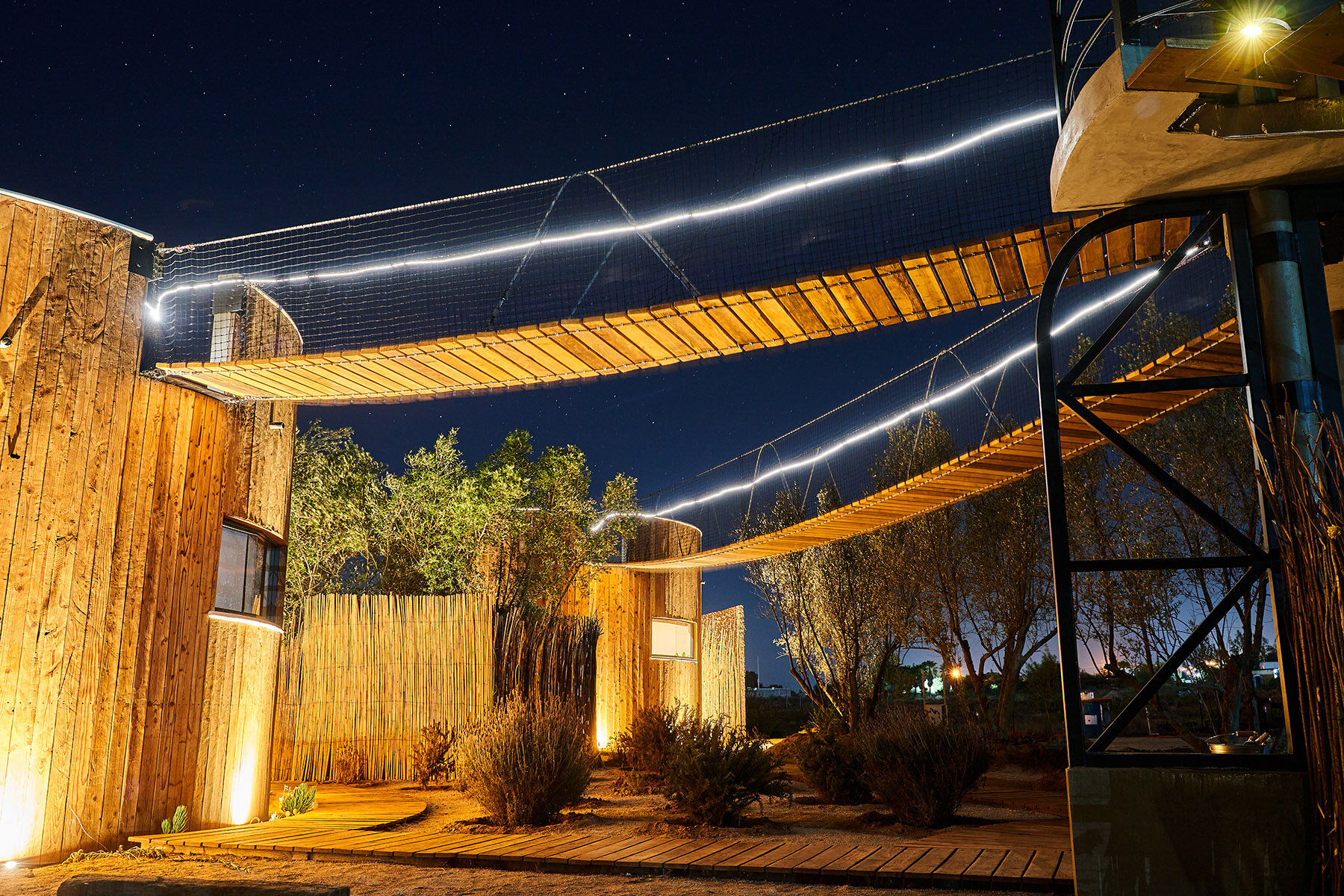 zeuhary-cabins-designboom-full-3