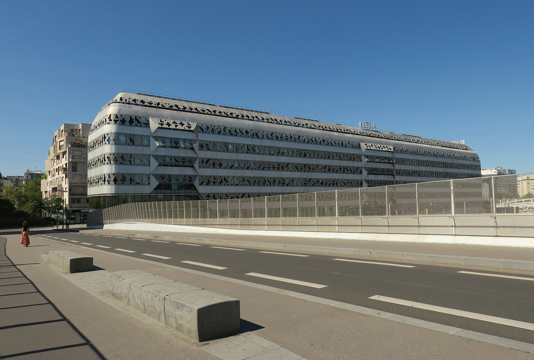 paul-clemence-paris-eco-district-designboom-full-13