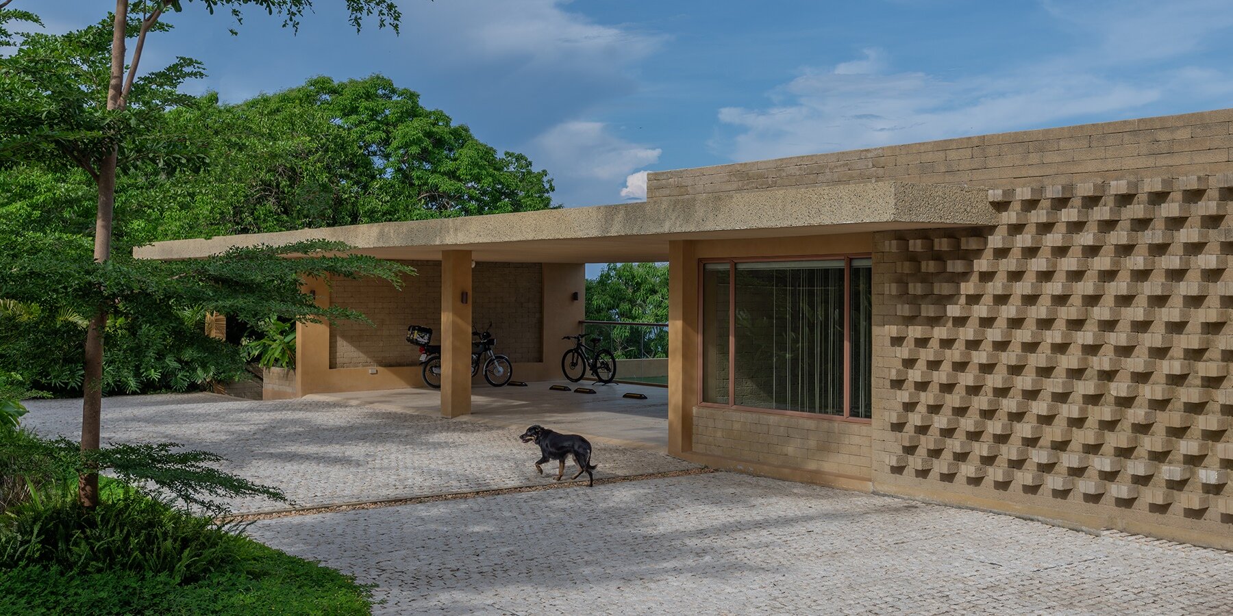 slic-architecture-quarry-house-philippines-designboom-1