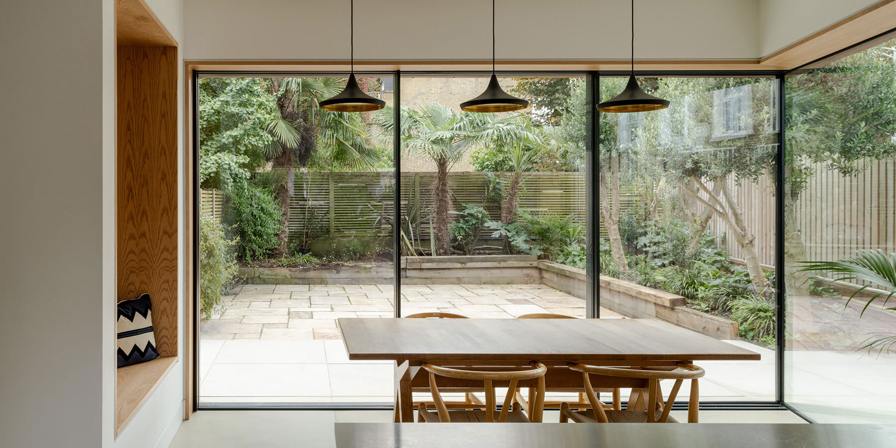 fluid-glass-rusty-house-london-designboom-1