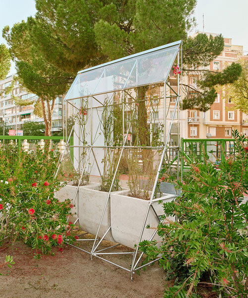 invernáculo billboard-greenhouses redefine advertising within madrid's public realm