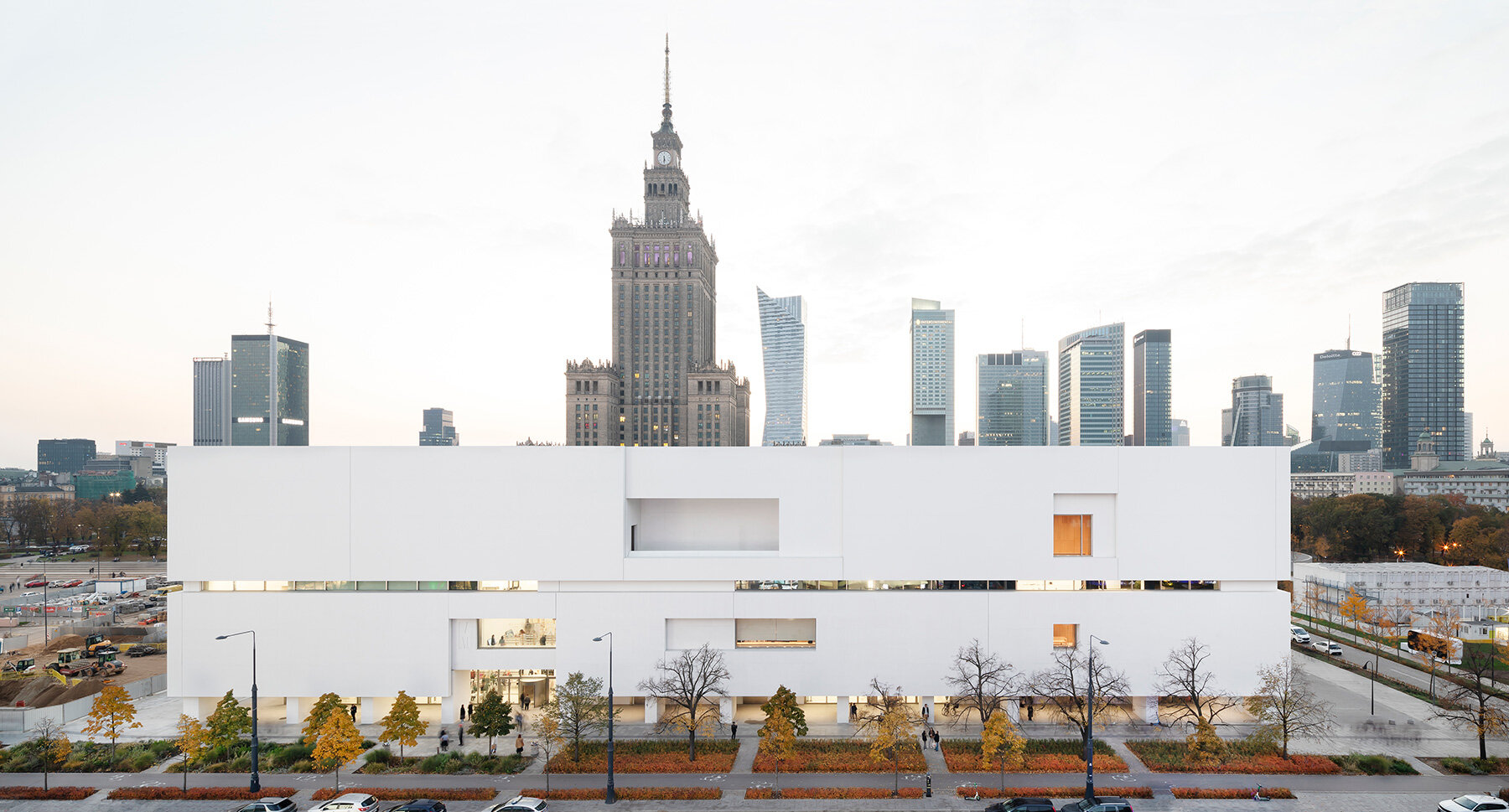 thomas-phifer-partners-museum-modern-art-msn-warsaw-exhibition-opening-designboom-1800-02