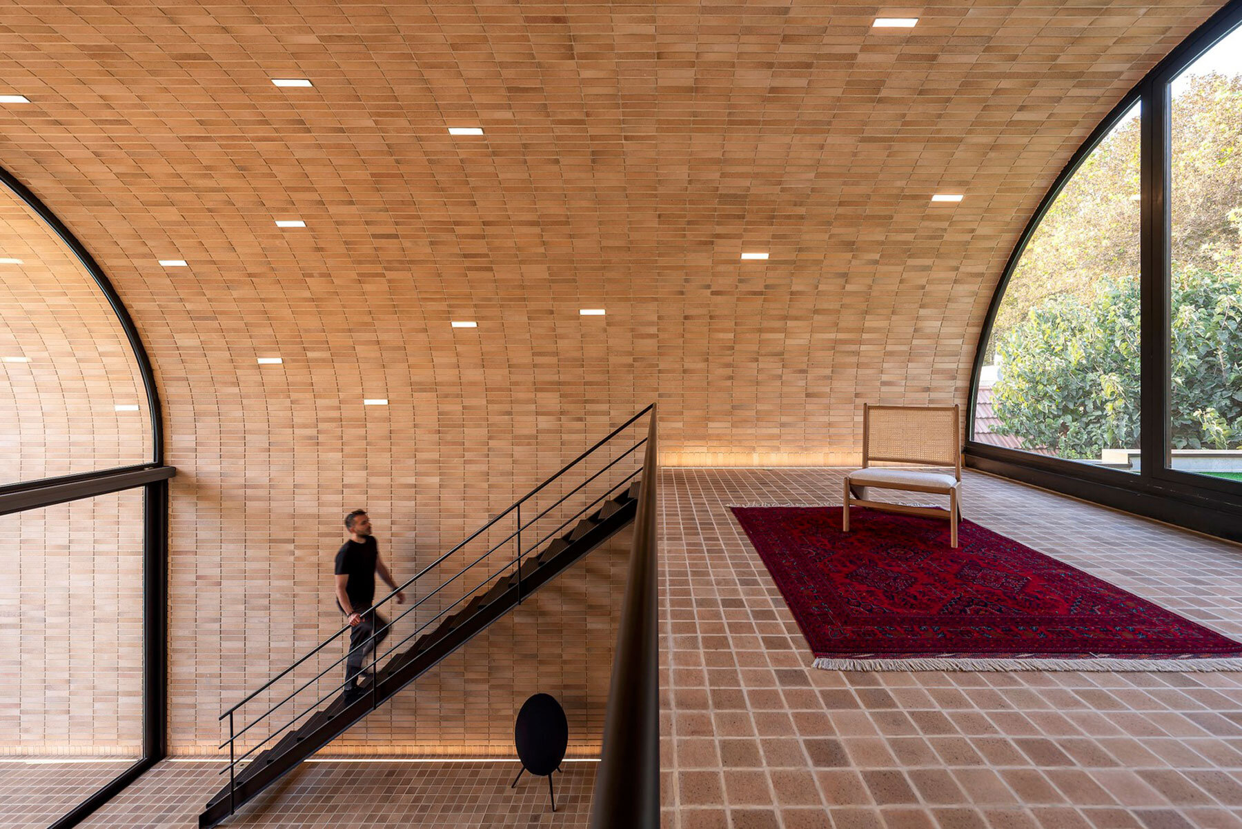dehkadeh-iwan-house-super-void-space-iran-designboom-1800-8
