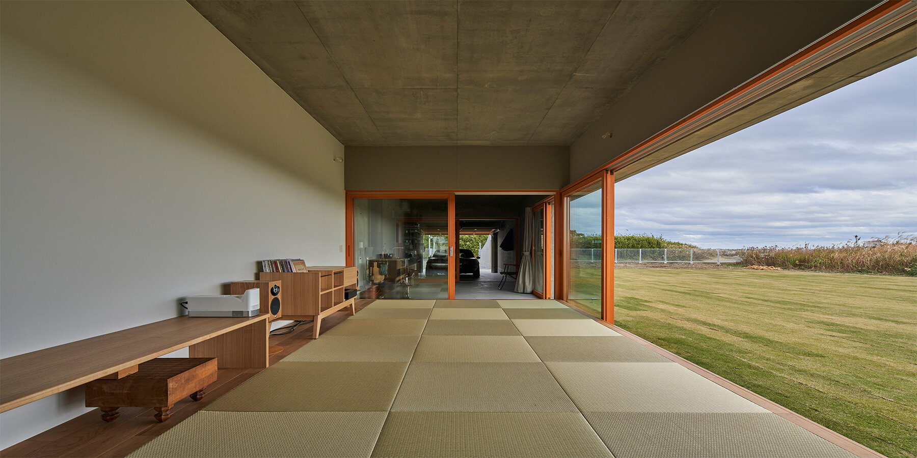 isumi-villa-takeshi-hosaka-architects-japan-designboom-1800-2